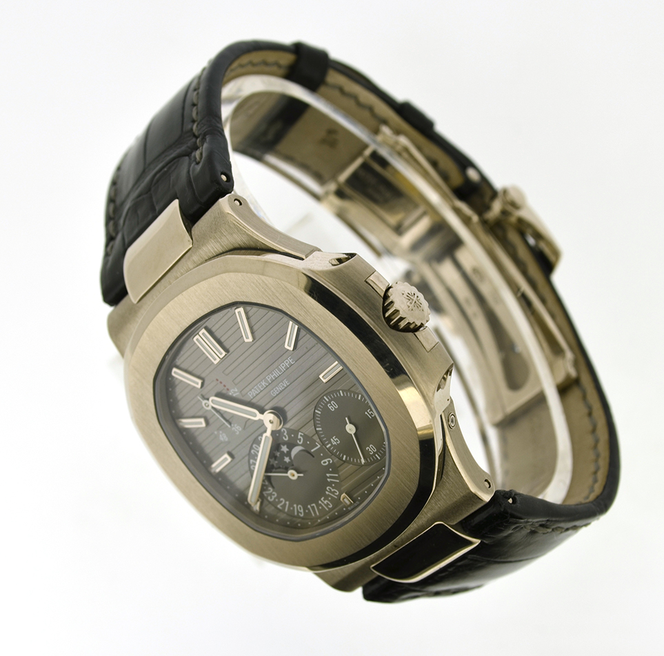 nautilus moon phase