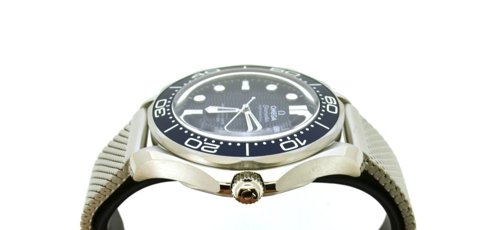 Omega Seamaster Diver 300m James Bond 007 60th anniversary 210.30.42.20.03.002 - Image 3