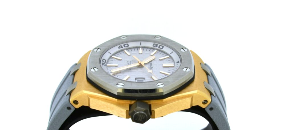 Audemars Piguet Royal Oak Offshore diver Boutique edition 15711OI.OO.A006CA.01 - Image 3