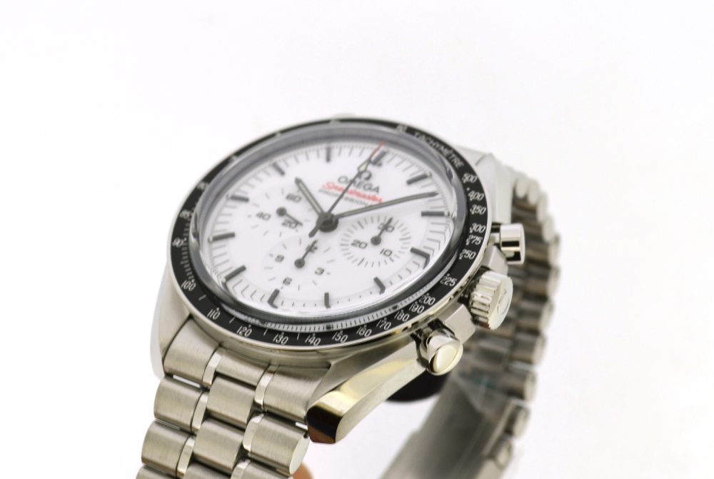 Omega Speedmaster Moon Watch 2024 noveltie 310.30.42.50.04.001 - Image 2