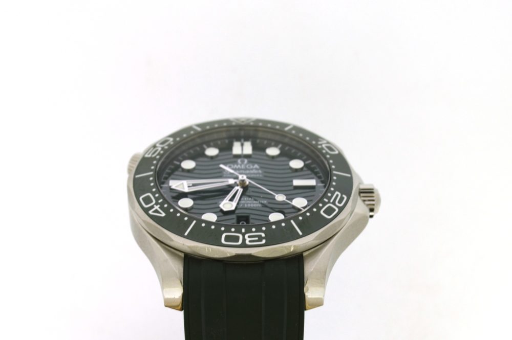 Omega Seamaster diver 300m green 210.32.42.20.10.001 - Image 3