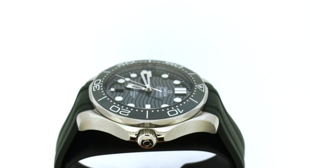 Omega Seamaster diver 300m green 210.32.42.20.10.001 - Image 4